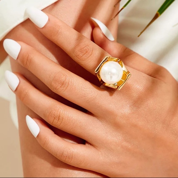 Pearls GoldHollow ExaggerationDesignFingerAdvanced - Picture 2 of 8